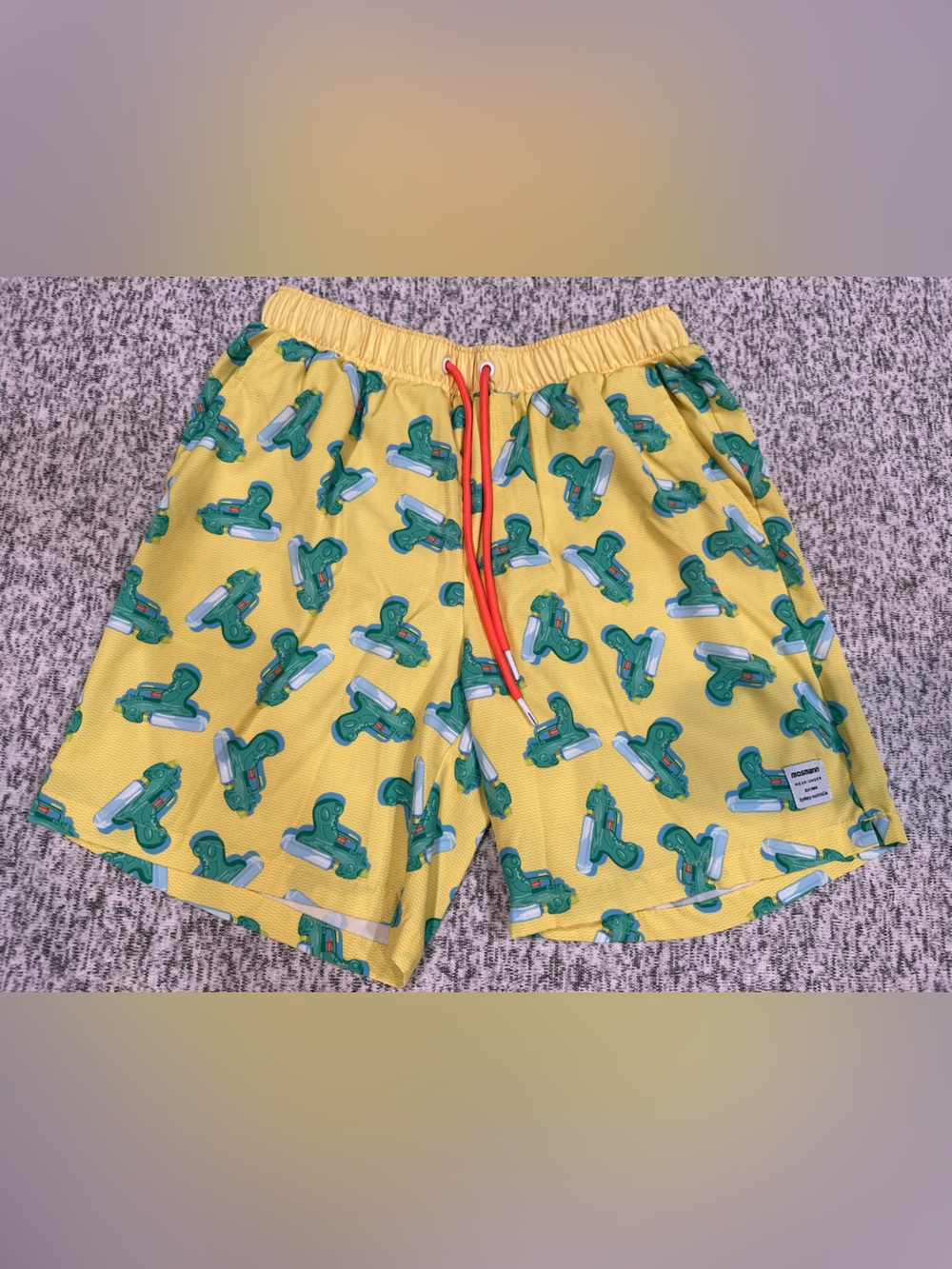 MOSMANN Australia Yellow Swim Trunks with Green Water Gun Print. Mens Sz Med EUC
